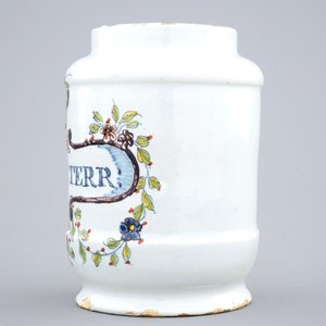 Een polychrome Delftse apothekerspot, albarello, 18e eeuw — foto 4