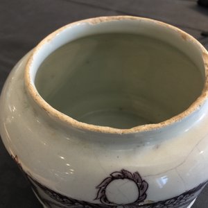 Een polychrome Delftse apothekerspot met koperen deksel, vroeg 19e eeuw — foto 7