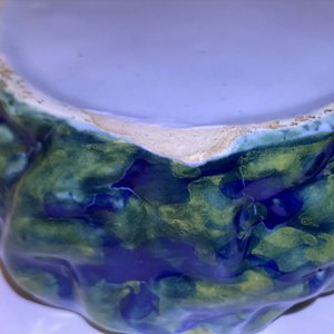 Een polychrome Delftse botervloot in de vorm van een kievit, 18e eeuw — foto 11