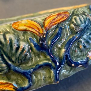 Een polychrome Delftse botervloot in de vorm van een koe, 18e eeuw — foto 13