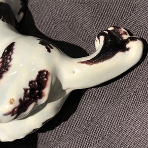Een polychrome Delftse botervloot met een hond, 18e eeuw — foto 12