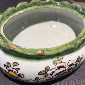 Een polychrome Delftse botervloot met een hond, 18e eeuw — foto 8