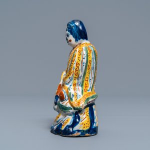 Een polychrome Delftse chinoiserie figuur van de Chinese godin Guanyin, 1e kwart 18e eeuw — foto 5