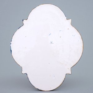 Een polychrome Delftse chinoiserie plaquette, 19e eeuw — foto 2