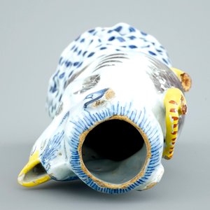 Een polychrome Delftse dekselkan in de vorm van een aap, 18e eeuw — foto 7