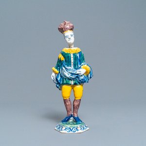 Een polychrome Delftse figuur van een acteur met knikkend hoofd, 1e kwart 18e eeuw — foto 8