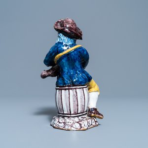 Een polychrome Delftse figuur van een draailierspeler, 18e eeuw — foto 5