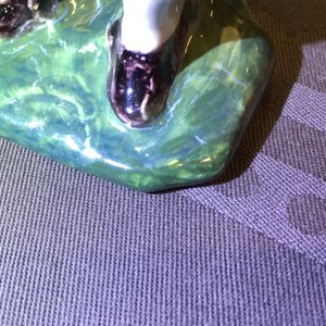 Een polychrome Delftse figuur van een draailierspeler, 18e eeuw — foto 11