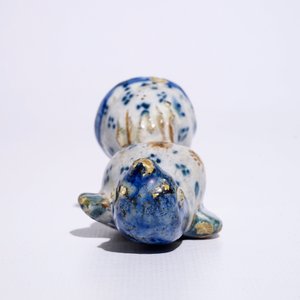 Een polychrome Delftse figuur van een papegaai, 18e eeuw — foto 7