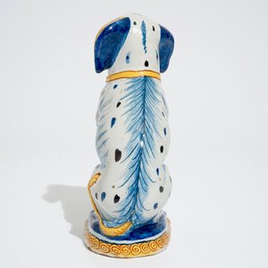 Een polychrome Delftse figuur van een zittende hond, 18e eeuw — foto 5