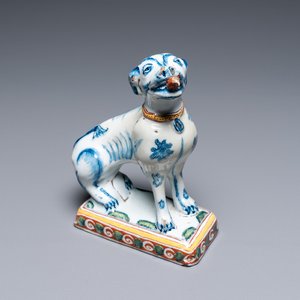 Een polychrome Delftse hond, 18e eeuw — foto 1