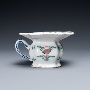 Een polychrome Delftse kwispedoor, 18e eeuw — foto 4