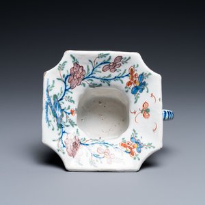 Een polychrome Delftse kwispedoor, 18e eeuw — foto 7