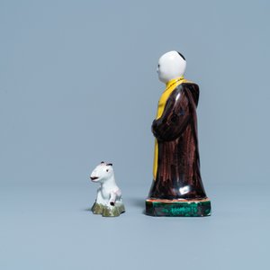 Een polychrome Delftse miniatuur van een paard en een figuur van een monnik, 18e eeuw — foto 3