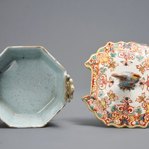 Een polychrome Delftse petit feu en vergulde botervloot met een haantje, 1e helft 18e eeuw — foto 6