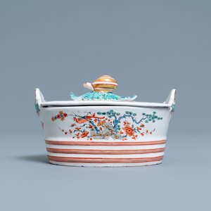 Een polychrome Delftse petit feu Kakiemon-stijl botervloot met een slak, 18e eeuw — foto 4