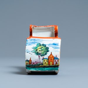 Een polychrome Delftse petit feu pijpenhouder in de vorm van een slee, 18e eeuw — foto 3