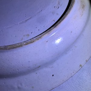 Een polychrome Delftse schotel in gemengde techniek met romantisch decor, 18e eeuw — foto 20