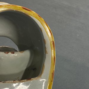 Een polychrome Delftse zakhorlogehouder, 18e eeuw — foto 12