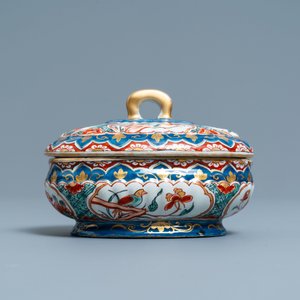 Een polychrome en vergulde Delftse kruidendoos met deksel, vroeg 18e eeuw — foto 4