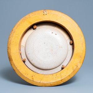 Een polychrome Italiaanse majolica schotel met lusterglazuur, Deruta, 2e helft 16e eeuw — foto 2