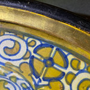 Een polychrome Italiaanse majolica schotel met lusterglazuur, Deruta, 2e helft 16e eeuw — foto 4