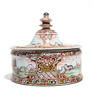 Een polychrome petit feu Delftse tabaksdoos met fijne landschapsdecors, 18e eeuw — foto 5