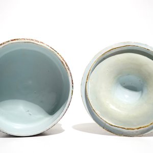 Een polychrome petit feu Delftse tabaksdoos met fijne landschapsdecors, 18e eeuw — foto 6