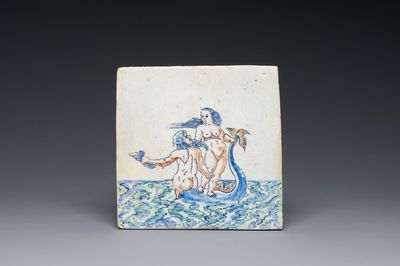 Een polychrome tegel met zeewezens, Rotterdam, begin 17e eeuw