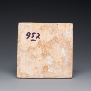 Een polychrome tegel met zeewezens, Rotterdam, begin 17e eeuw — foto 2