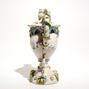 Een polychrome vaas in aardewerk uit Winterthur, Zwitserland, 17e eeuw — foto 4