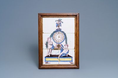 Een polychroom Delfts tegeltableau met een klok, eind 18e eeuw