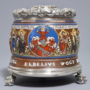 Een pul met aposteldecor in Creussen steengoed met latere Russisch zilveren Fabergé-montuur, 1656 gedateerd — foto 3