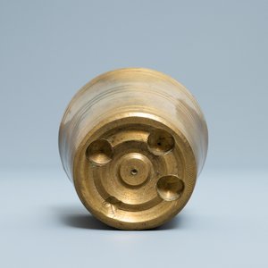 Een quasi compleet bronzen pijlgewicht, Neurenberg, Duitsland, 17e eeuw — foto 12