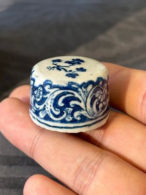 Een rechthoekige blauw-witte Delftse theebus en deksel, 18e eeuw — foto 10