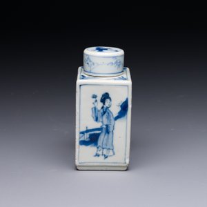 Een rechthoekige Chinese blauw-witte 'Lange Lijzen' theebus en deksel, Kangxi — foto 4