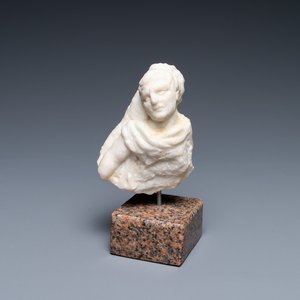 Een Romeins marmeren fragment, 1/4e eeuw — foto 1
