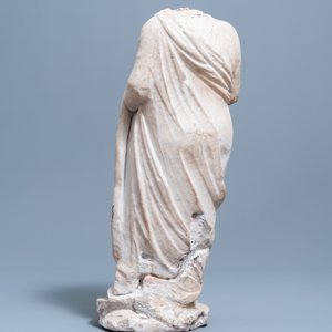 Een Romeinse marmeren figuur van een filosoof met perkamentrol, ca. 2e eeuw — foto 4