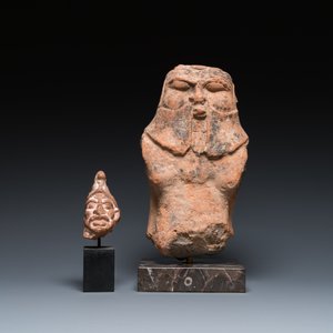 Een Romeinse terracotta sculptuur van de god Bes en een grotesk mannenhoofdje, ca. 1e eeuw — foto 2