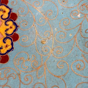 Een ronde Chinese cloisonné dekseldoos, 19e eeuw — foto 15