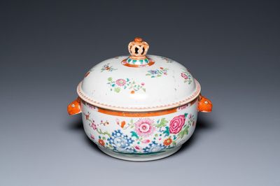 Een ronde Chinese famille rose dekselterrine, Qianlong