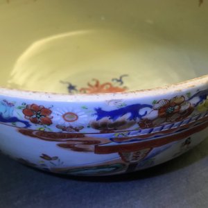 Een ronde Chinese famille verte dekselterrine met dames in een landschap, Yongzheng — foto 12