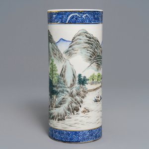 Een ronde Chinese qianjiang cai hoedensteun, gesign. Wang Youtang, 20e eeuw — foto 4