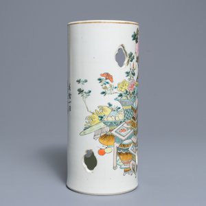 Een ronde Chinese qianjiang cai hoedensteun, gesign. Xu Pinheng, 19e eeuw — foto 4