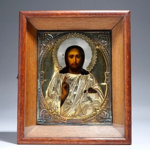 Een Russisch ikoon van Christus Salvator Mundi in zilver en geel koper, gemerkt, ca. 1880 — foto 1