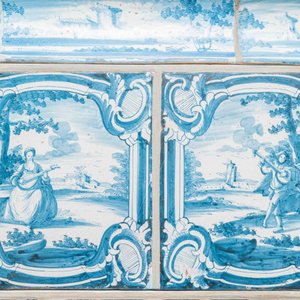 Een samengestelde stoof met blauw-witte kacheltegels, Neurenberg, Duitsland, 18e eeuw — foto 7