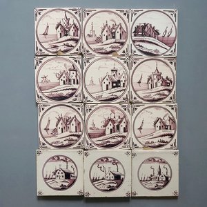 Een set van 12 Delftse tegels in mangaan met landschapjes, 18/19e eeuw — foto 1