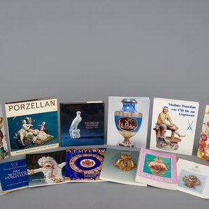Een set van 14 werken en catalogi over Europees porselein, oa. Meissen — foto 1