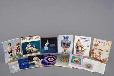 Een set van 14 werken over Europees porselein incl. veilingcatalogi