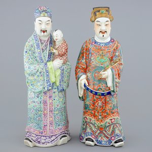 Een set van 2 Chinese famille rose figuren van onsterfelijken, 19e eeuw — foto 1